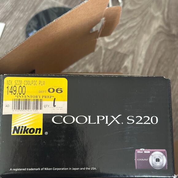 Nikon Coolpix S220 TESTED WORKS 10MP Digital Camera in Plum W/ Original Package - Picture 12 of 14